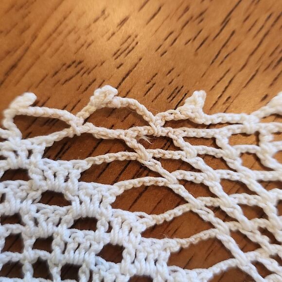 5/$15  Vintage hand crocheted white square doily - Picture 3 of 6